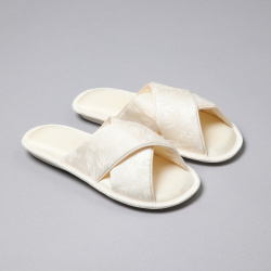 Pantufla Satin Cruzada 33710 Crema